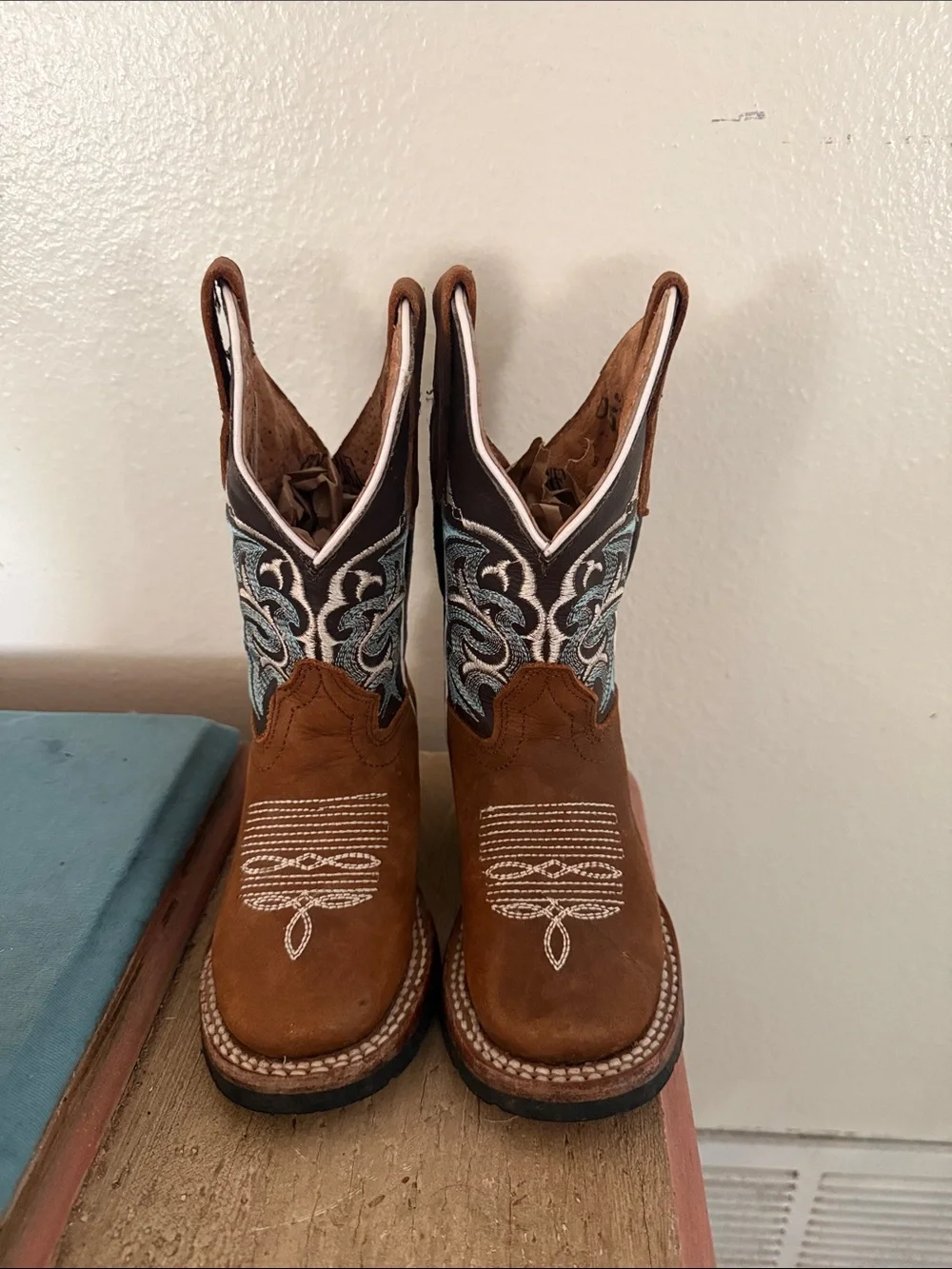 Brown Pull-On Cowboy Boots with Blue Embroidery